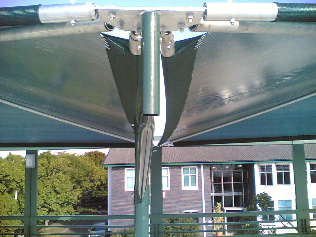 Four Post Tubular Pyramid Shadeport DriZ